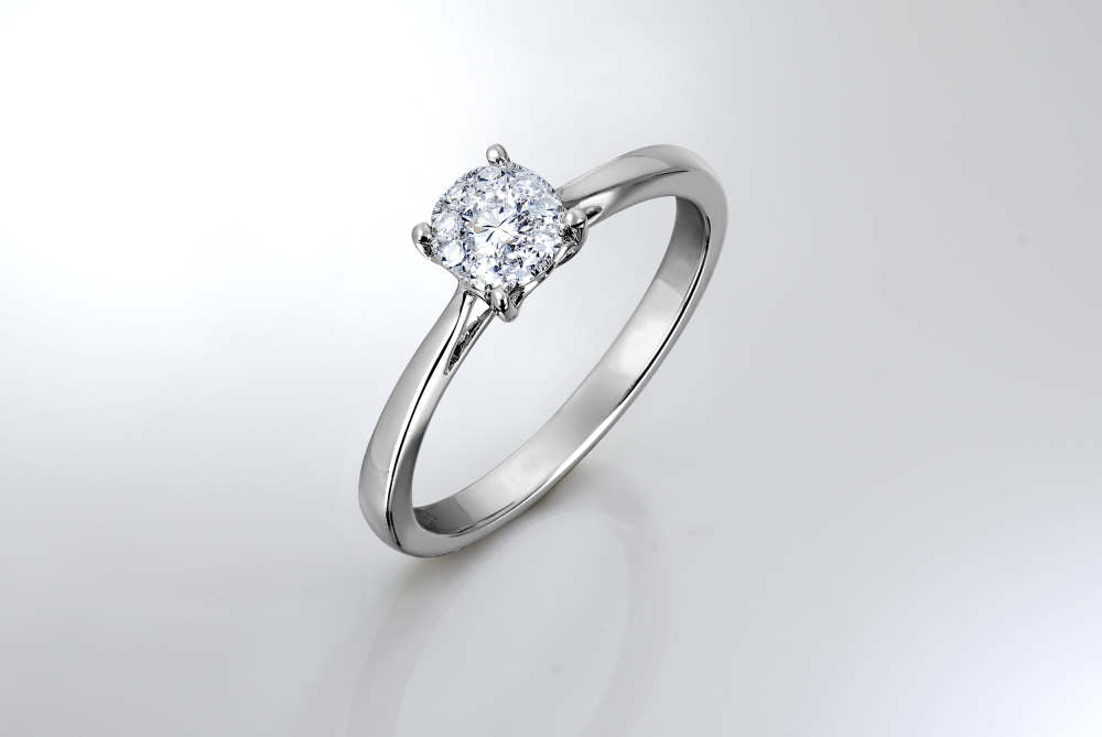 rhodium plated ring with diamond